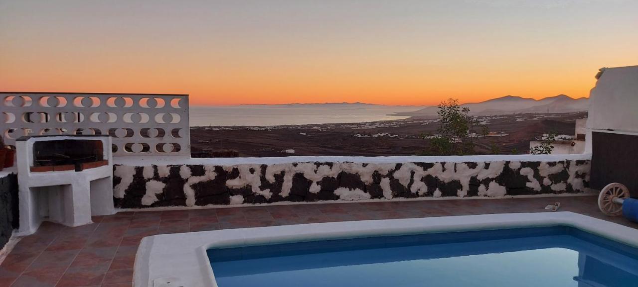 Aloelux Villa !! - Private Villa With Pool , Jacuzzi, Cinema, Massage ,Wonderful View, Art Desing Villa Tías Dış mekan fotoğraf
