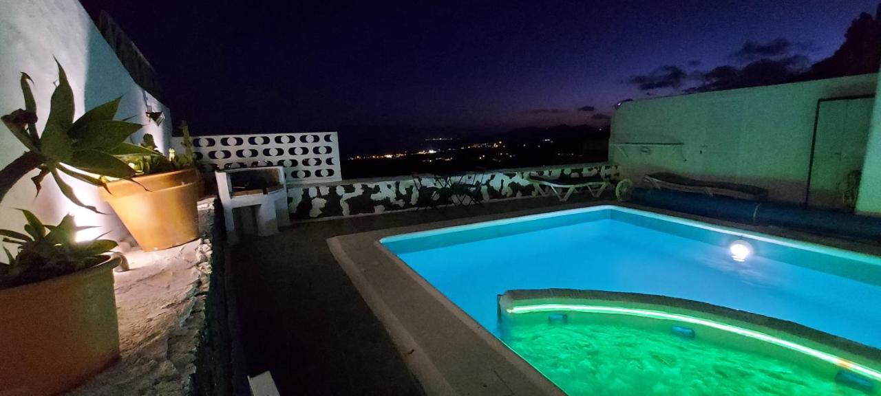 Aloelux Villa !! - Private Villa With Pool , Jacuzzi, Cinema, Massage ,Wonderful View, Art Desing Villa Tías Dış mekan fotoğraf